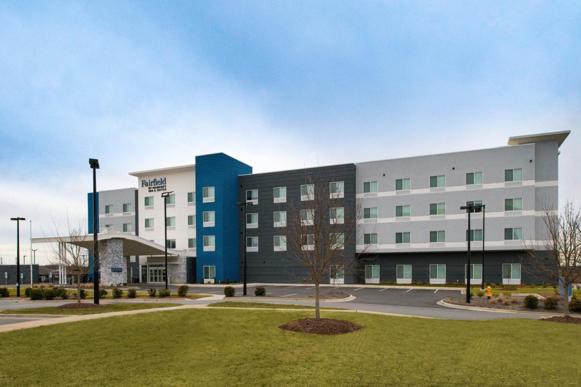 Fairfield Inn & Suites By Marriott Charlotte University Research Park Exterior foto